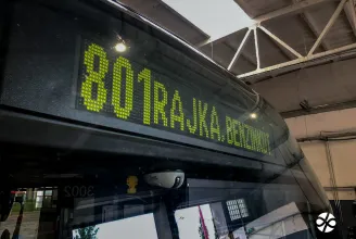 Aláírásgyűjtést indítottak a Szlovákiából átköltözőkkel felduzzadt Rajkán a pozsonyi busz visszaállításáért