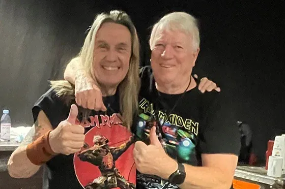 Sztrókja után lebénult az Iron Maiden dobosa, de már turnézik