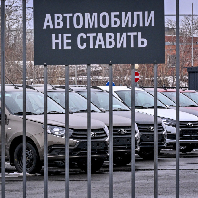 Kilencvenes évekbeli problémák tértek vissza a háború miatt az orosz autóiparba