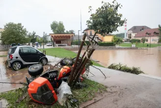 Szlovéniában halálos áldozatokat követelt a vihar, egy 38 fős magyar csoport egy eláraszott szállodában rekedt