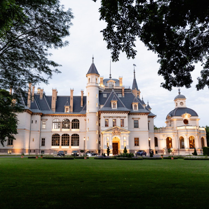 A turai kastély csak a kezdet volt, Tiborcznak már tucatnyi ötcsillagos szállodában van érdekeltsége