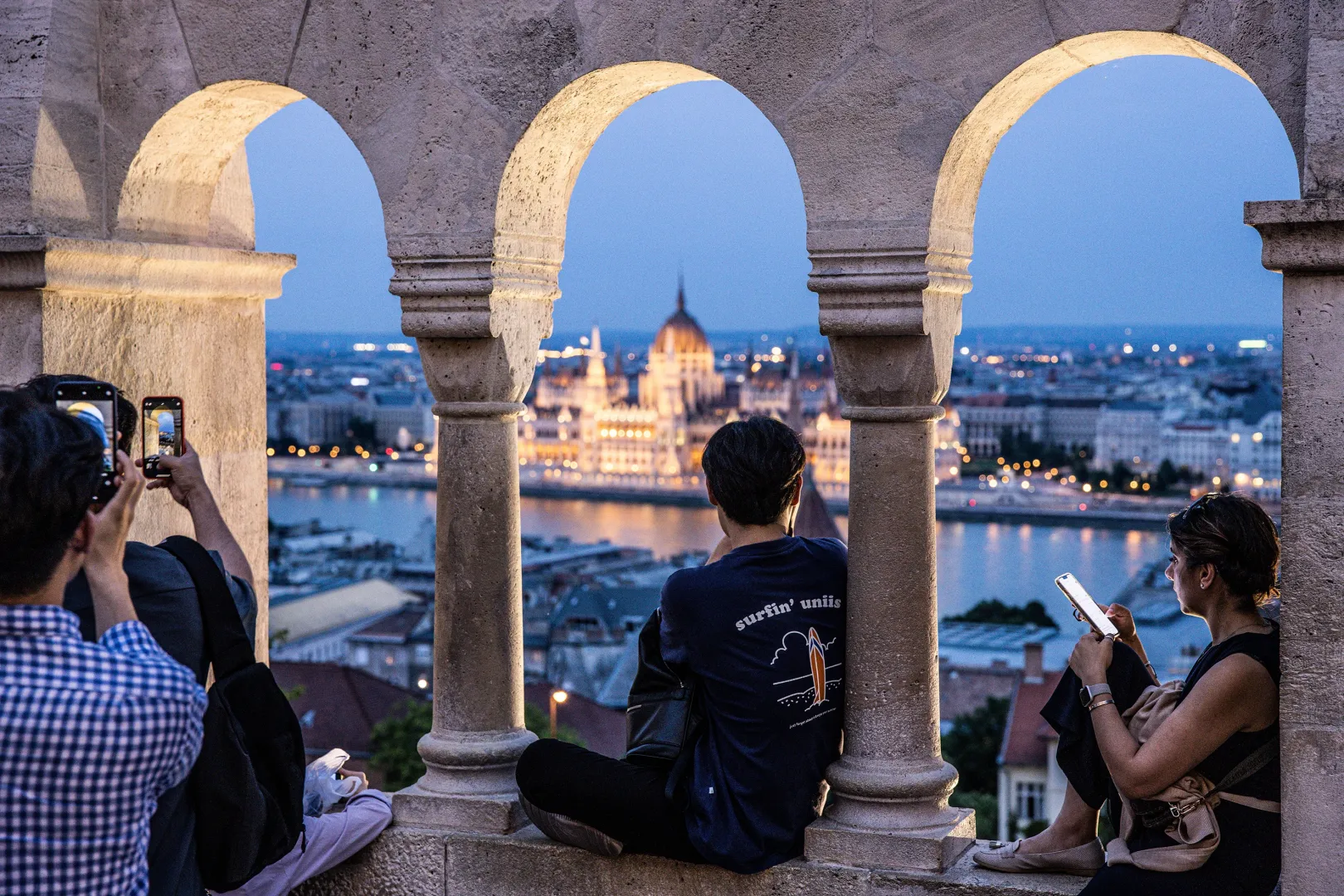 Turisták a budapesti Halászbástyán – Fotó: Stiller Ákos