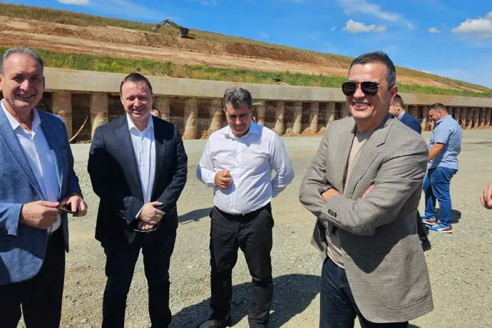 Grindeanu szerint valós esély van arra, hogy év végéig átadják a forgalomnak a Maroskece-Aranyosgyéres sztrádaszakaszt