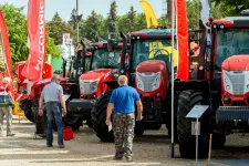 Az agrárminiszter a traktorhúzó verseny városában: Biztosított az ország kenyere