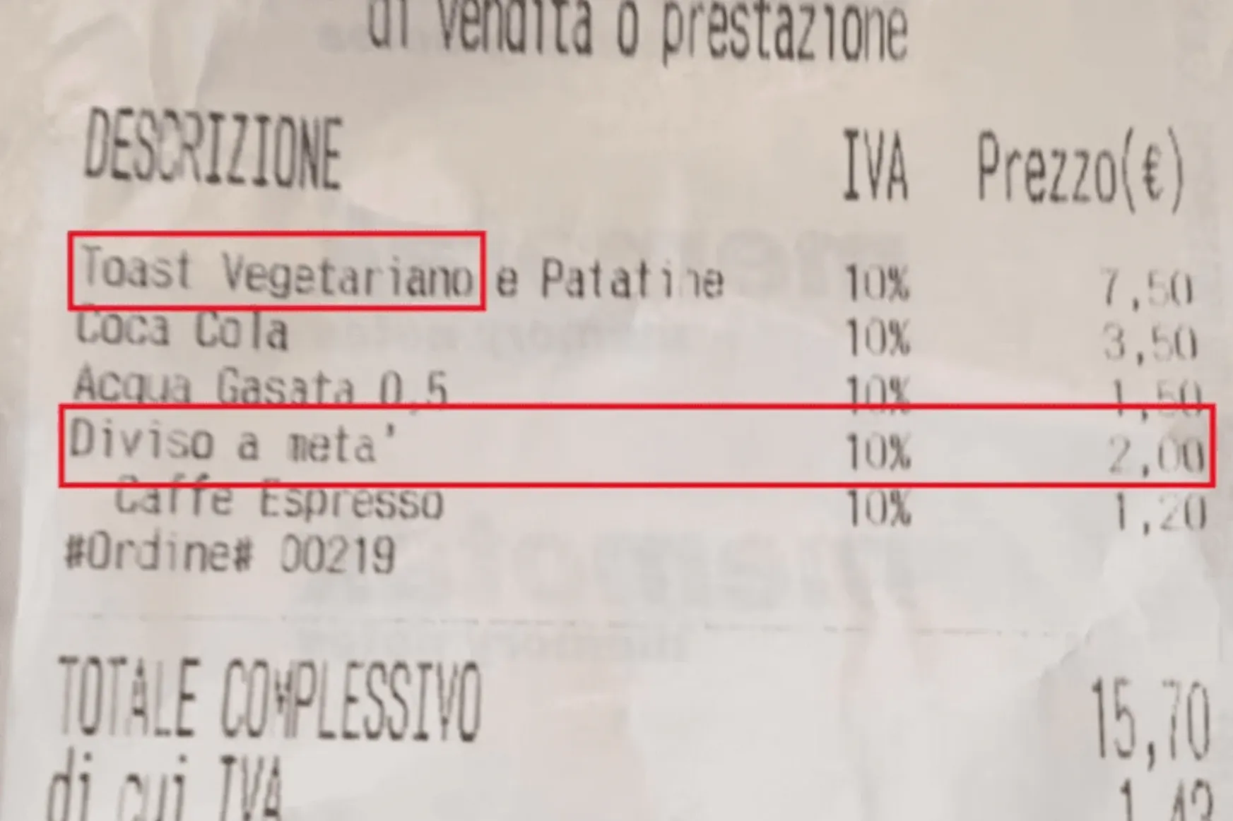Forronganak az olaszok: két eurót kért a büfés egy szendvics kettévágásáért