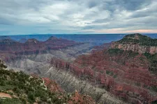 Ki akarta kerülni a fotózkodó turistákat, 30 métert zuhant egy 13 éves fiú a Grand Canyonban