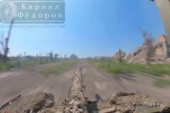 Videón, hogy néz ki ma a porig bombázott Marjinka