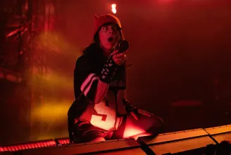 A végére csak beindult Billie Eilish a Szigeten