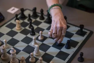 Nem vehetnek részt transznemű nők a női sakkversenyeken
