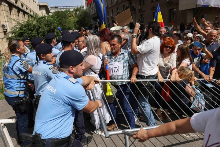 Ciolacu: Nem kell tüntetni, Romániában nem volt és nem lesz kötelező az oltás