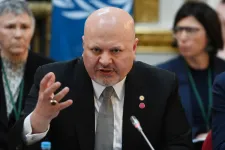 54 britet, köztük a Nemzetközi Büntetőbíróság főügyészét is kitiltották az oroszok