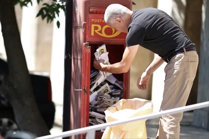 Tüntetnek a postások a bejelentett kollektív elbocsátások miatt