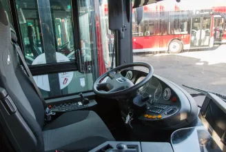 Harminc év után otthagyta az oktatást és buszsofőrnek állt egy somogyi tanárnő
