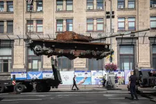 Kiégett orosz tankokat állítanak ki Kijevben az ukrán függetlenség napjára