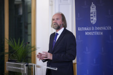 A kormányközeli tanárszervezet szerint is ezres nagyságrendben lesznek pályaelhagyók a státusztörvény miatt