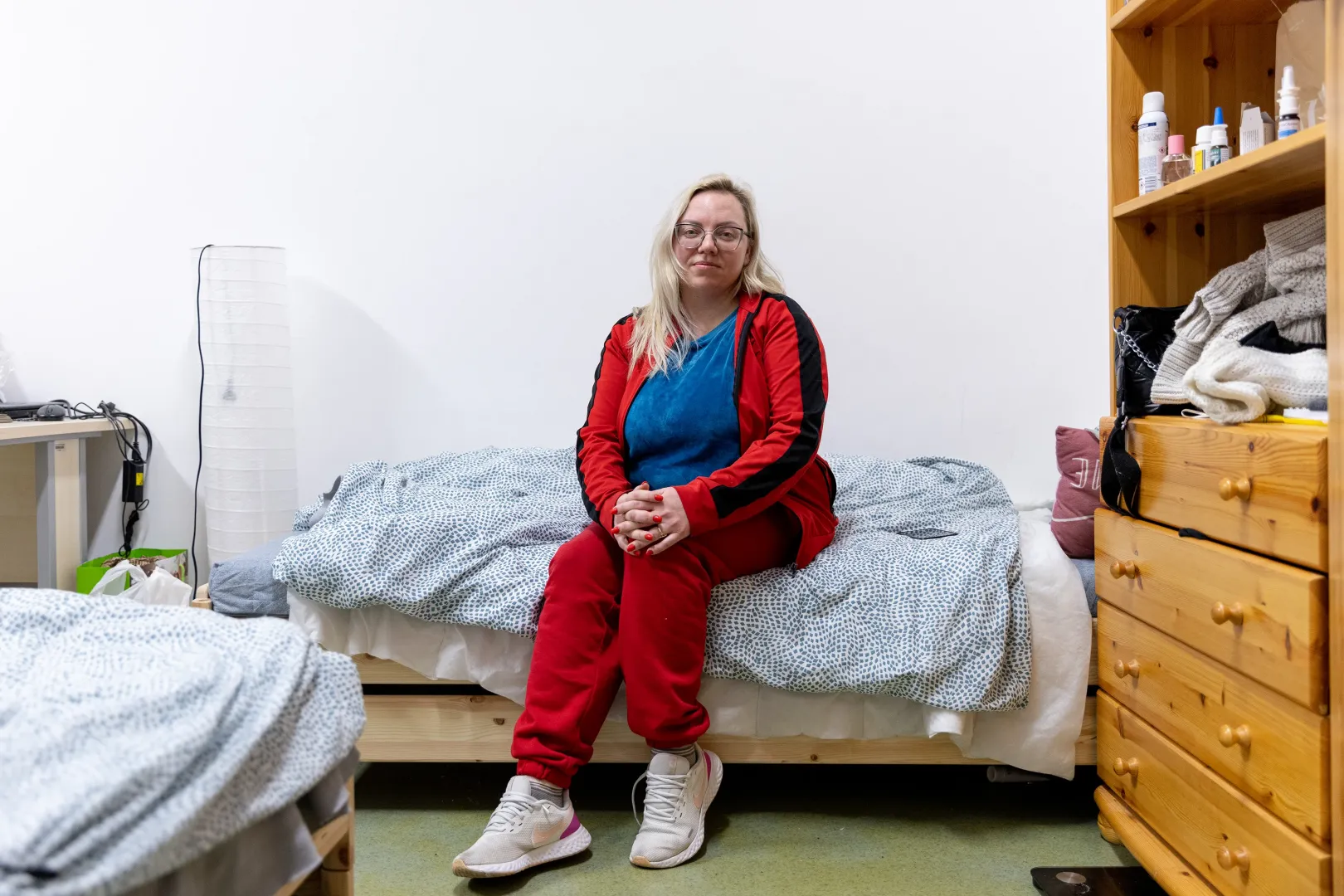 Galina az Ökumenikus Segélyszervezet budapesti menekültszállóján – Fotó: Ajpek Orsi / Telex