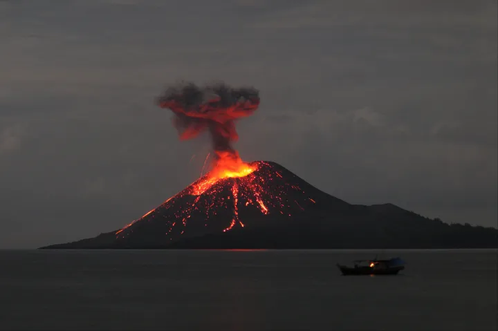 140 éve tört ki, 36 ezer áldozatot követelt a Krakatau – vár még az emberiségre hasonló vulkánkitörés?