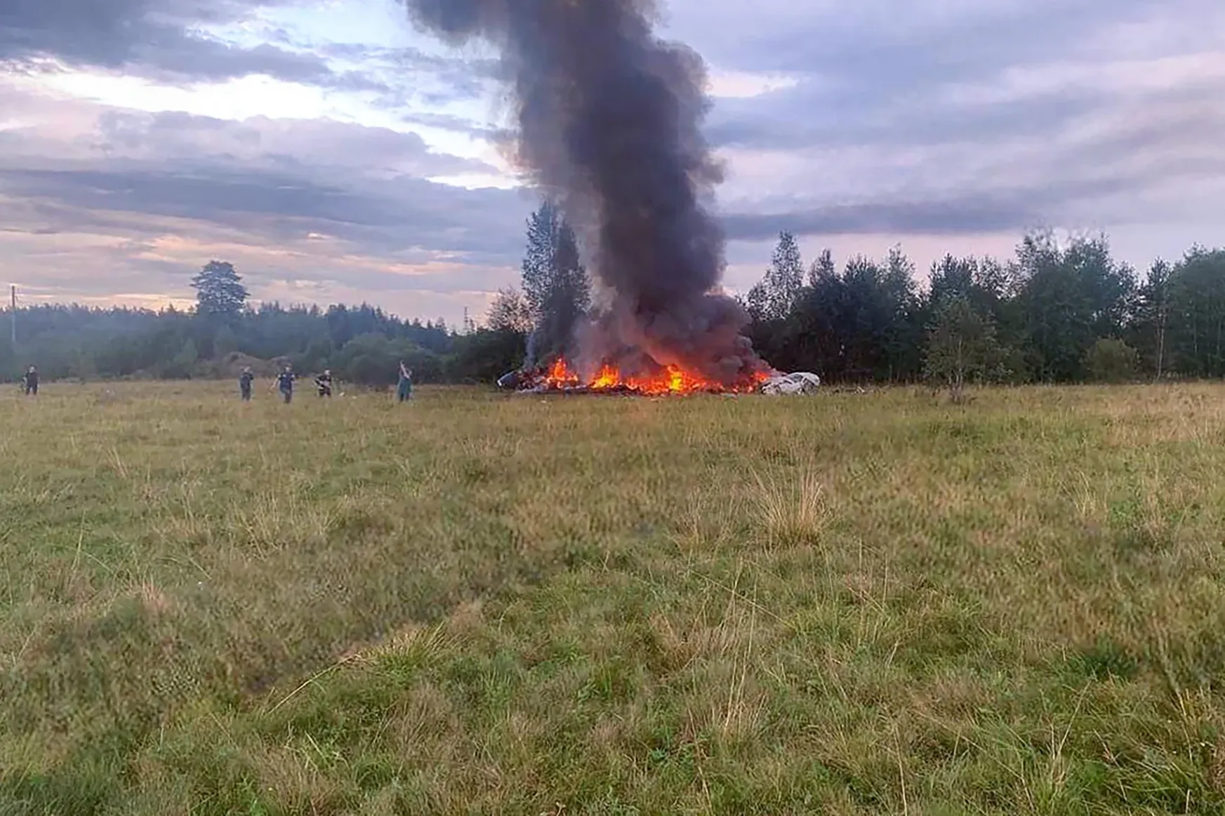 L’aereo di Prigozhin si è schiantato e, secondo gli ucraini, i convogli di Wagner si stavano dirigendo verso la Russia