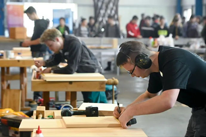 Korábban kezdődik a téli és nyári szünet is a szakképzési intézményekben