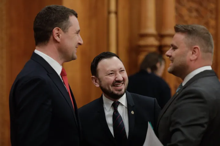 Mircea Fechet környezetvédelmi miniszter (középen) és Tánczos Barna (balra) -Fotó: George Călin / Inquam Photos