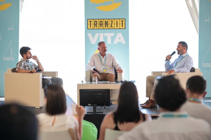 Kinevették a Momentum képviselőjét a Tranzit Fesztiválon, amikor ukrán sikerekről beszélt