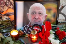 A sajtó kizárásával, szűk családi, baráti körben eltemették Prigozsint