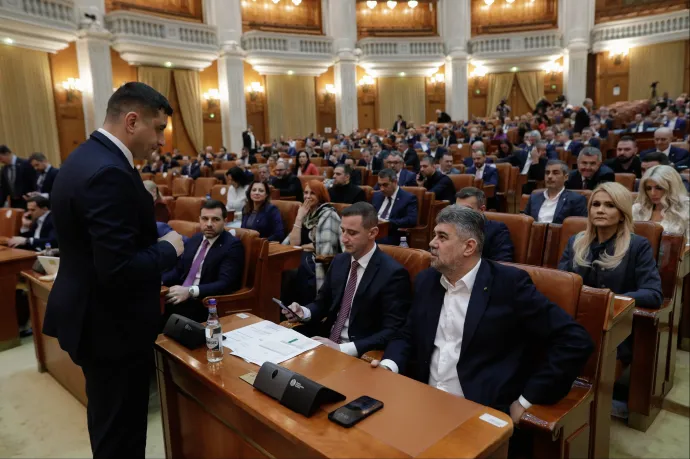 Kormányzásra készülve konzervatív párttá sminkeli át magát az AUR?