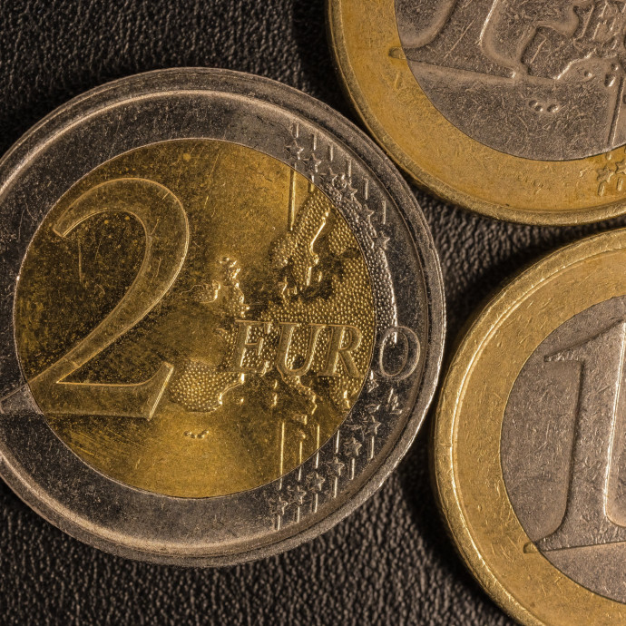 Álláspontja többszöri módosítása után döntött úgy a kormány, hogy 1460 milliárd forintnyi uniós hitelt venne fel