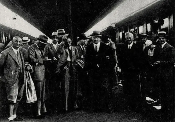 Hungarian Olympians at the train station in Brussels, on their way to the Los Angeles Olympics. The athletes were received by the Hungarian Ambassador, Count Olivér Woracziczky, (right), with János Kmetykó, Ottó Misángyi, György Pillér. Miklós Mártonffy, Attila Petschauer (5th) – Photo: Pesti Hirlap, 1932 (Volume 54, No. 1-243) / Arcanum Digital Library