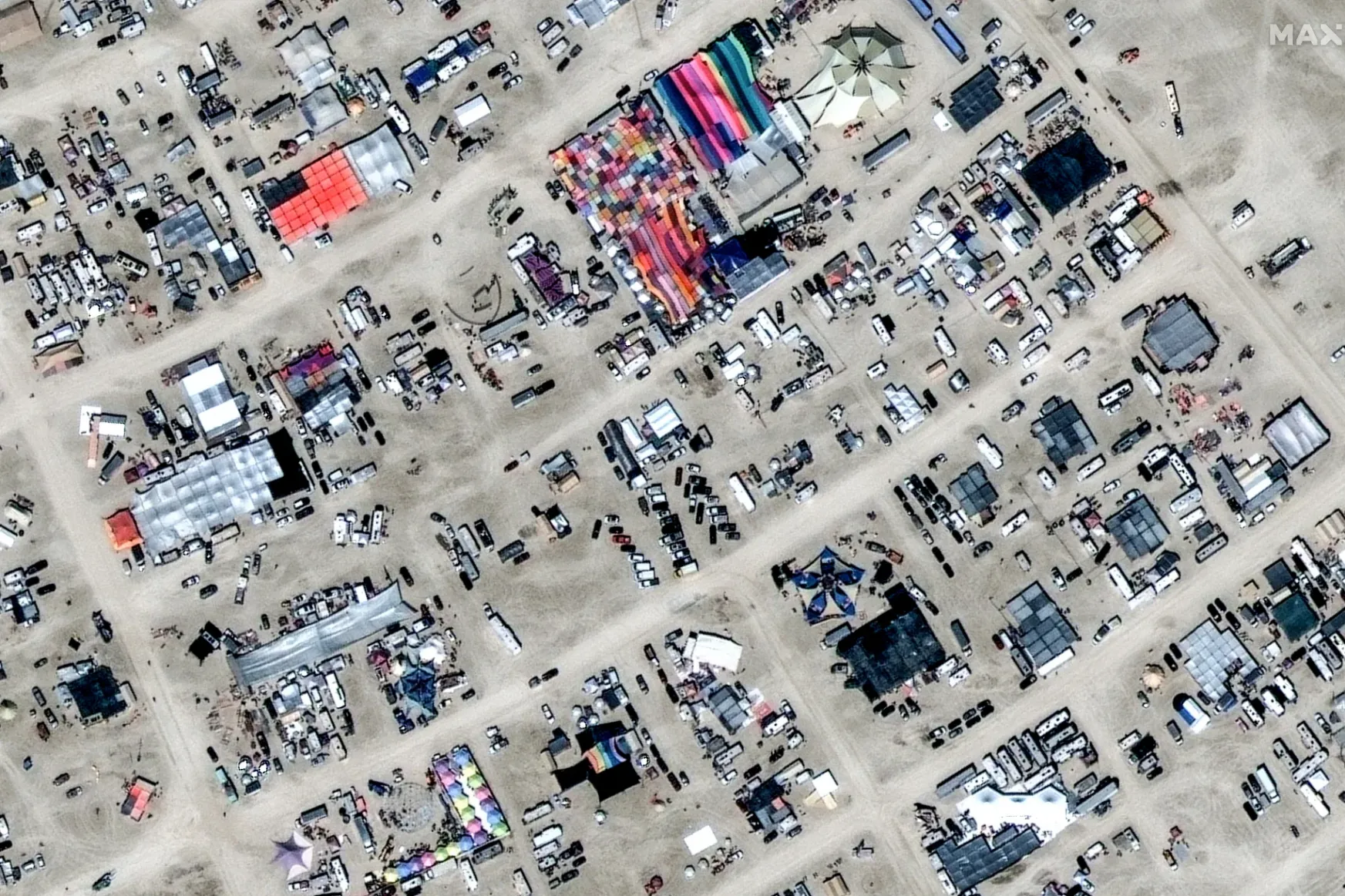 A Burning Man fesztivál mocsárszerű sártengerré változott, a látogatók a táborukat sem hagyhatják el