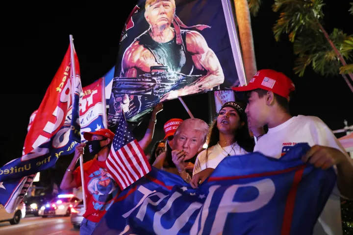 Donald Trump szimpatizánsai Miamiban, a 2020-as választás eredményeit várva – Fotó: Joe Raedle / Getty Images