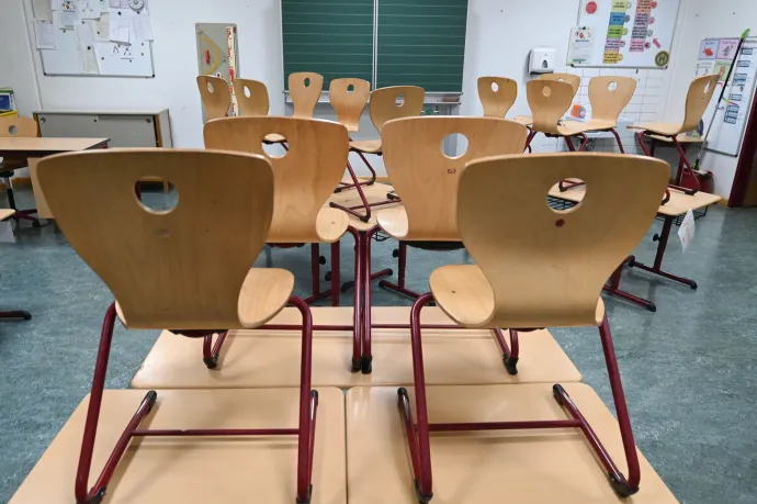 Alig néhány magyar gondolja azt, hogy jó itthon az oktatás helyzete, és a tanári pályát se ajánlanák másnak