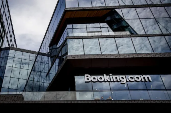 Rajtaütést tartott a Gazdasági Versenyhivatal a Booking.com budapesti irodájában
