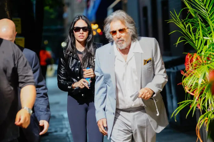 Három hónappal a kisbabájuk megszületése után már szakított is a 83 éves Al Pacino és ötven évvel fiatalabb barátnője