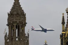Egy bizarr repülési terv miatt omlott össze a brit légi közlekedés