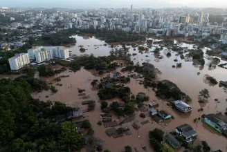 Több mint 300 milliméter eső esett le kevesebb mint egy napon belül az egyik brazil államban