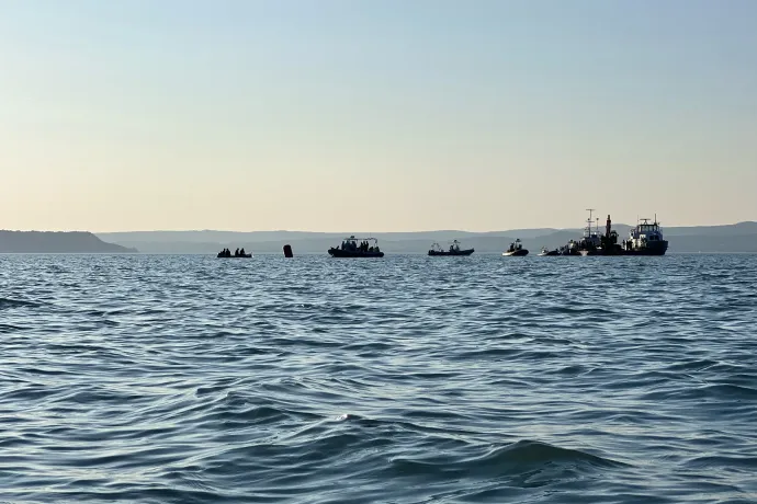 Lezuhant egy rendőrségi helikopter a Balatonnál