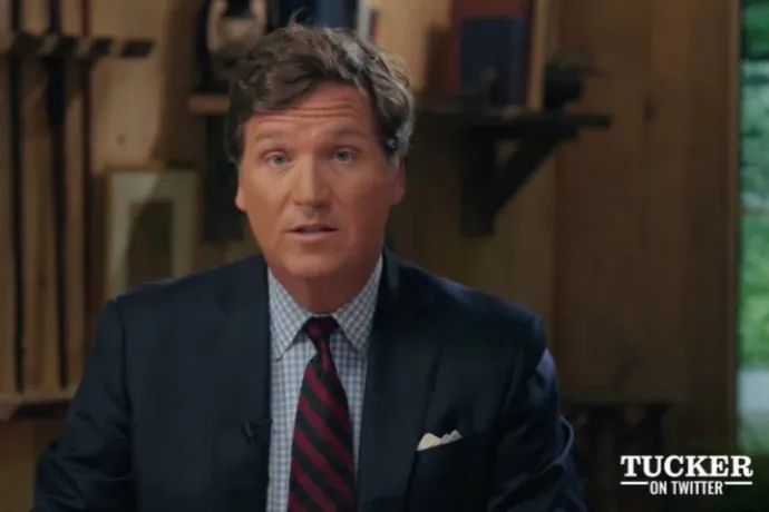 Tucker Carlson videóban bizonygatja, hogy nem fizet neki Magyarország