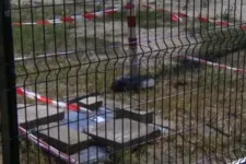 Vízóraaknába esett egy kislány egy fóti általános iskola udvarán