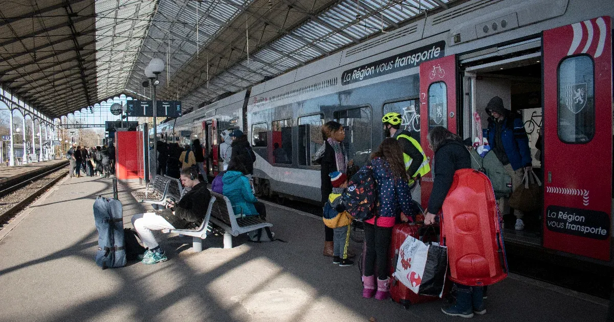 Franciaországban is havi vasútbérletet vezetnének be