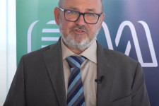 Nemcsak meghátrált, de most már vissza is futott a kormány napelemes ügyben