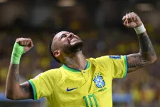 Neymar: Attól, mert megdöntöttem Pelé rekordját, még ő a nagyobb