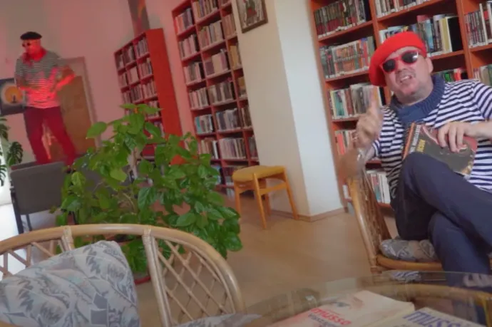 Franciakártya, franciasaláta és francia irodalom: most a franciákról rappelnek a gyöngyösi könyvtárosok