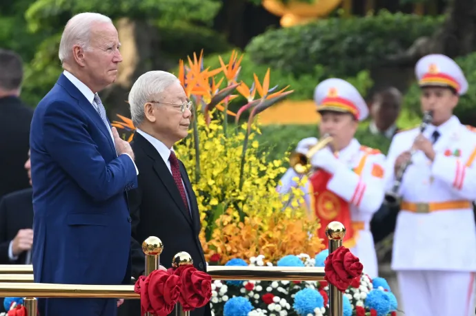 Joe Biden és Nguyen Phu Trong – Fotó: Saul Loeb / AFP or licensors