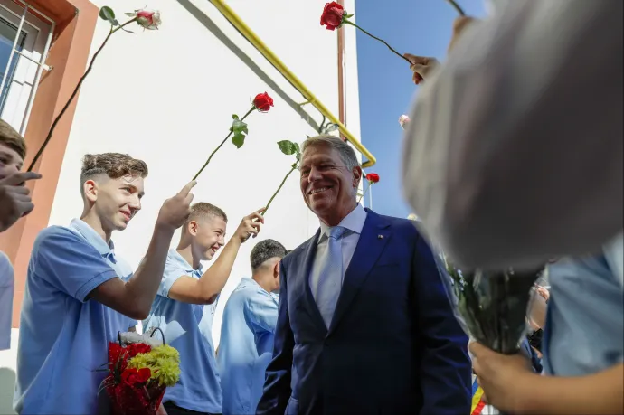 Iohannis szerint érett magatartásra vallana, ha a politikusok nem fognának neki az oktatási törvény módosításának