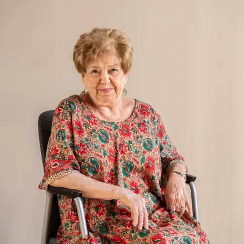 Eltört Pásztor Erzsi válla