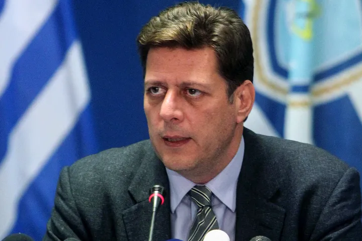 Lemondott egy görög miniszter, miután felháborodást keltettek mondatai egy kompnál történt halálesetről