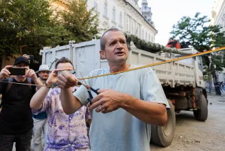 Polgárilag felavatták a soha el nem készülő Egyetem utcát Kolozsvár belvárosában