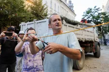 Polgárilag felavatták a soha el nem készülő Egyetem utcát Kolozsvár belvárosában