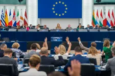 A fideszesek a megújulóknál és a vízvédelemnél is tartózkodtak az EP-ben